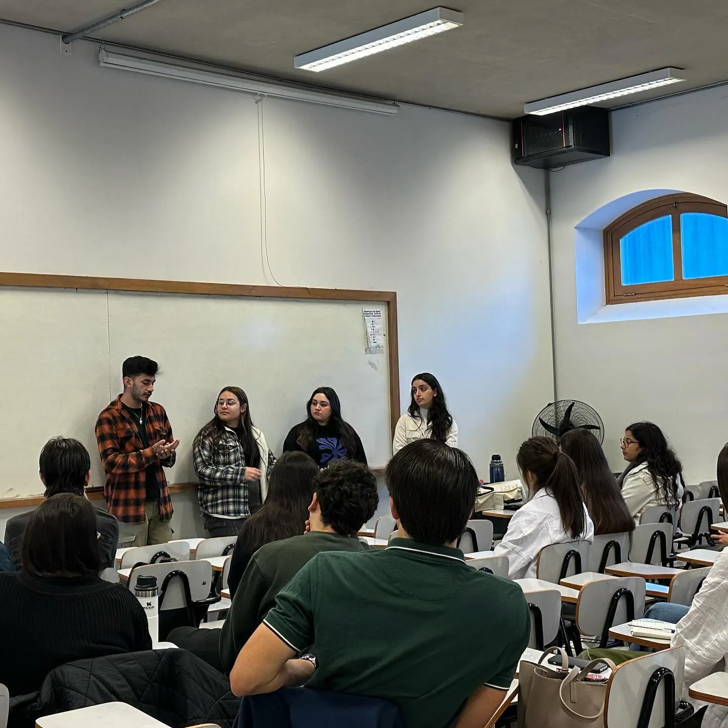 Primera sesión de estudio para primer año, imagen 2 de 4