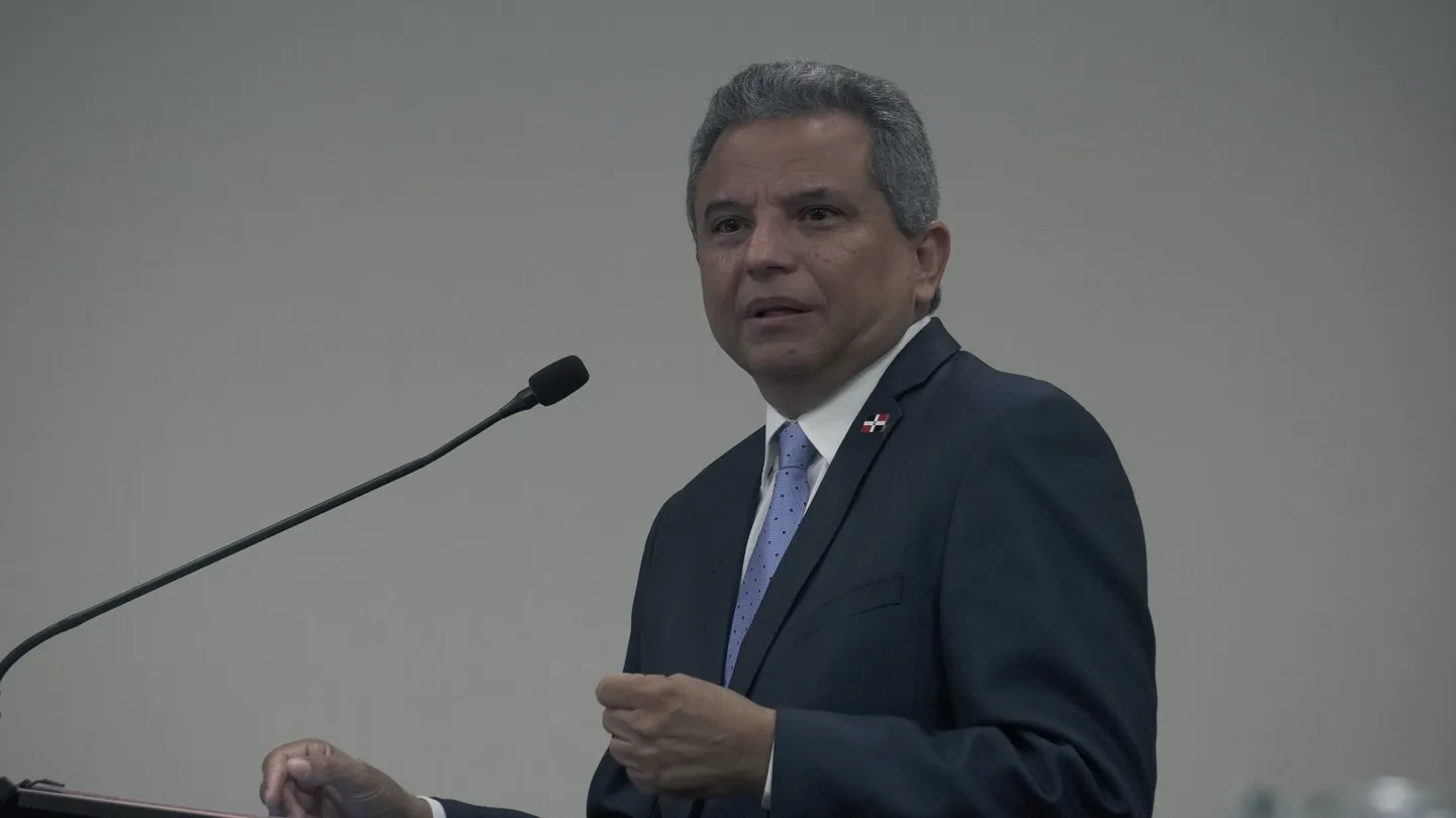Conversatorio con el Embajador de República Dominicana, Fidel Santana, imagen 4 de 7